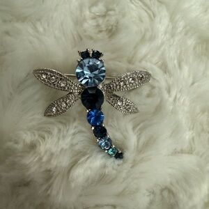 Elegant Silver Dragonfly Brooch